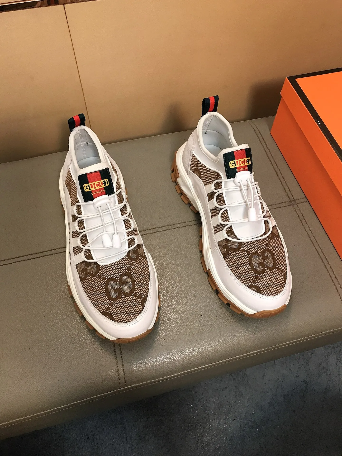 Men's shoes 240 👟👟〈GUCCI〉 New casual shoes, luxury and fashionable high-end products👉👉The perfect last shape makes this shoe immediately create a strong aristocratic atmosphere. Imported cowhide + brand printed fabric, sheepskin feet, rubber outsole super wear-resistant😍☕️Number of yards: 38～44